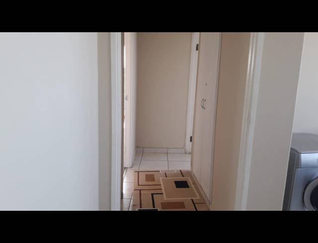2 BEDROOM FLAT TO LET IN ESSENWOOD